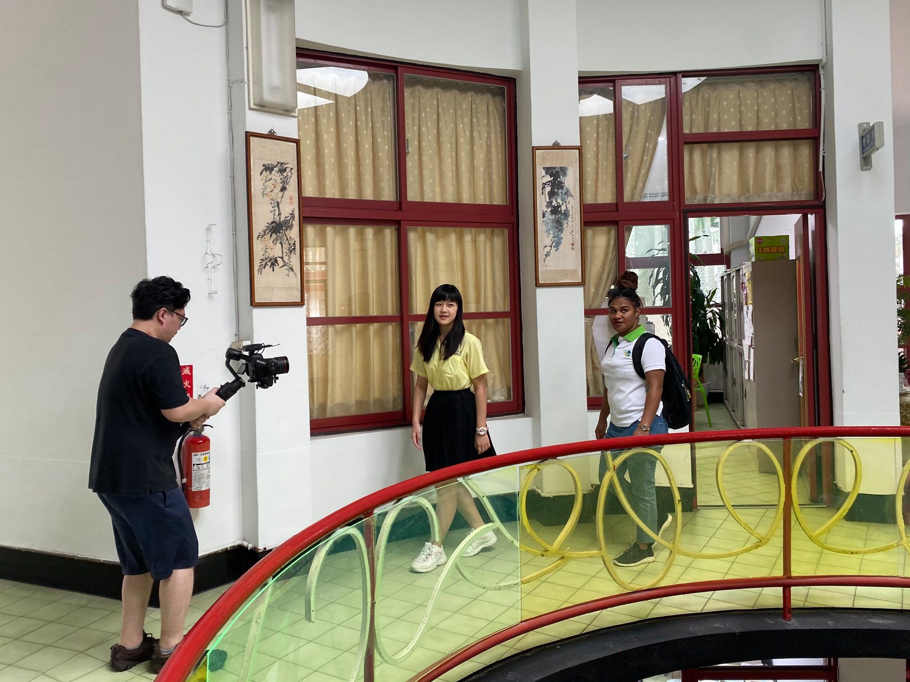 景女與國合會合作計畫合照場景拍攝相片2